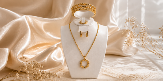 Ensemble Aurélia doré collier bracelets bague et boucles d'oreilles