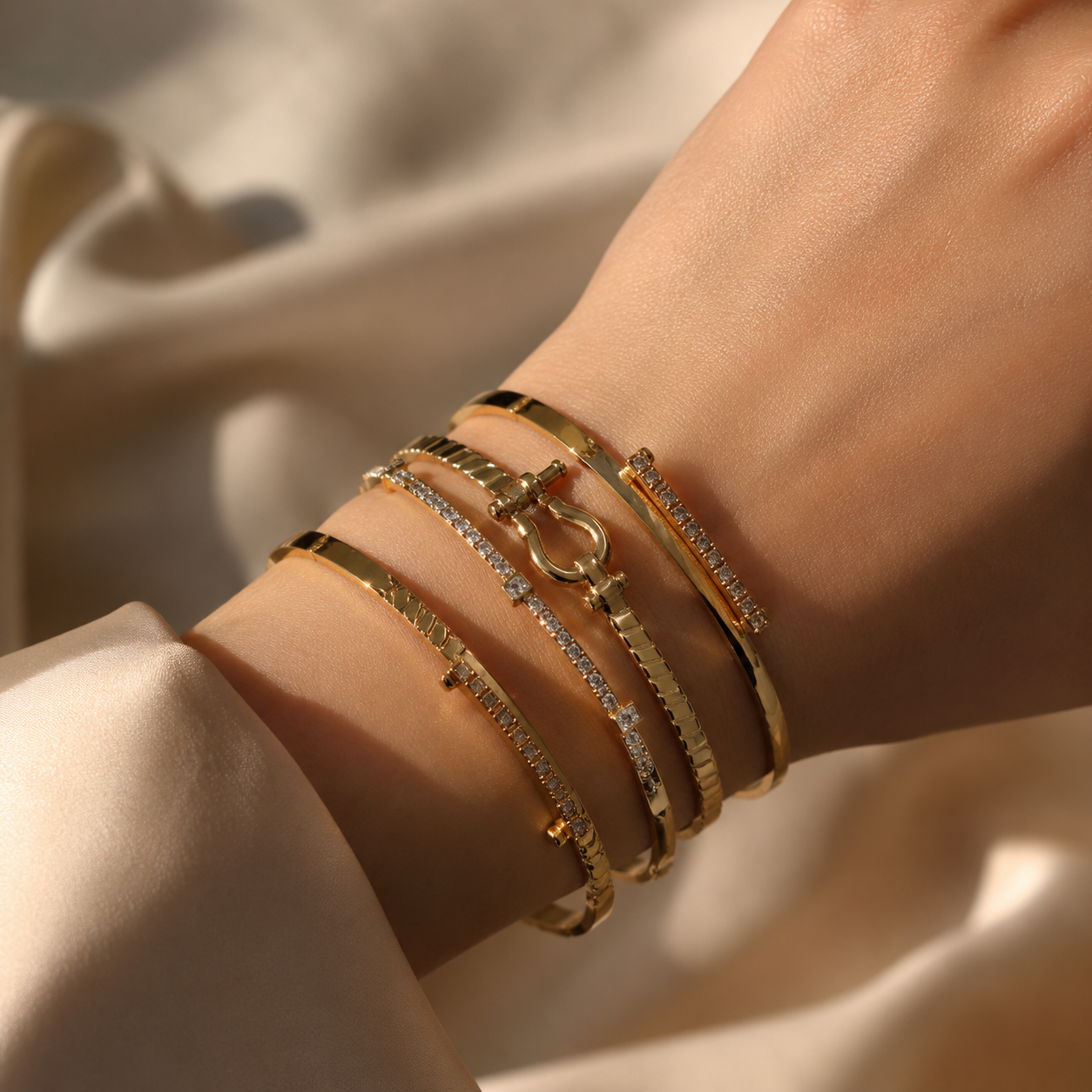 Ensemble de Bracelets Dorés Femme – Élégance Scintillante